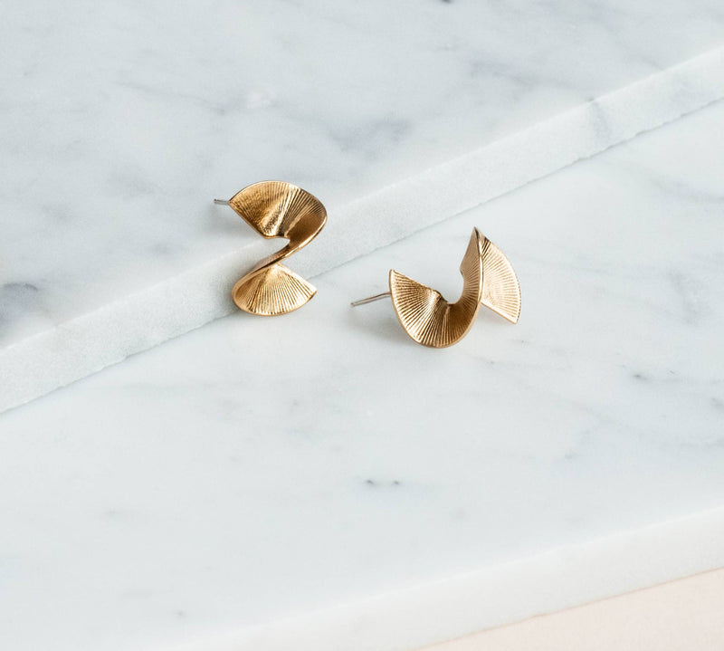 Ribbon Studs
