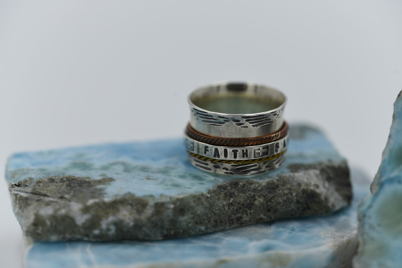 AS 168 Meditation Spinner Ring