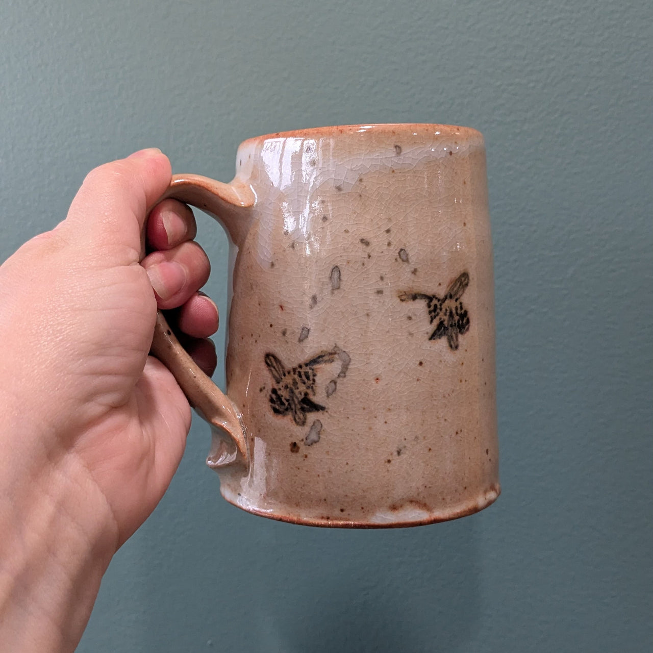 Tall Bee Mug | Burdock Ceramics